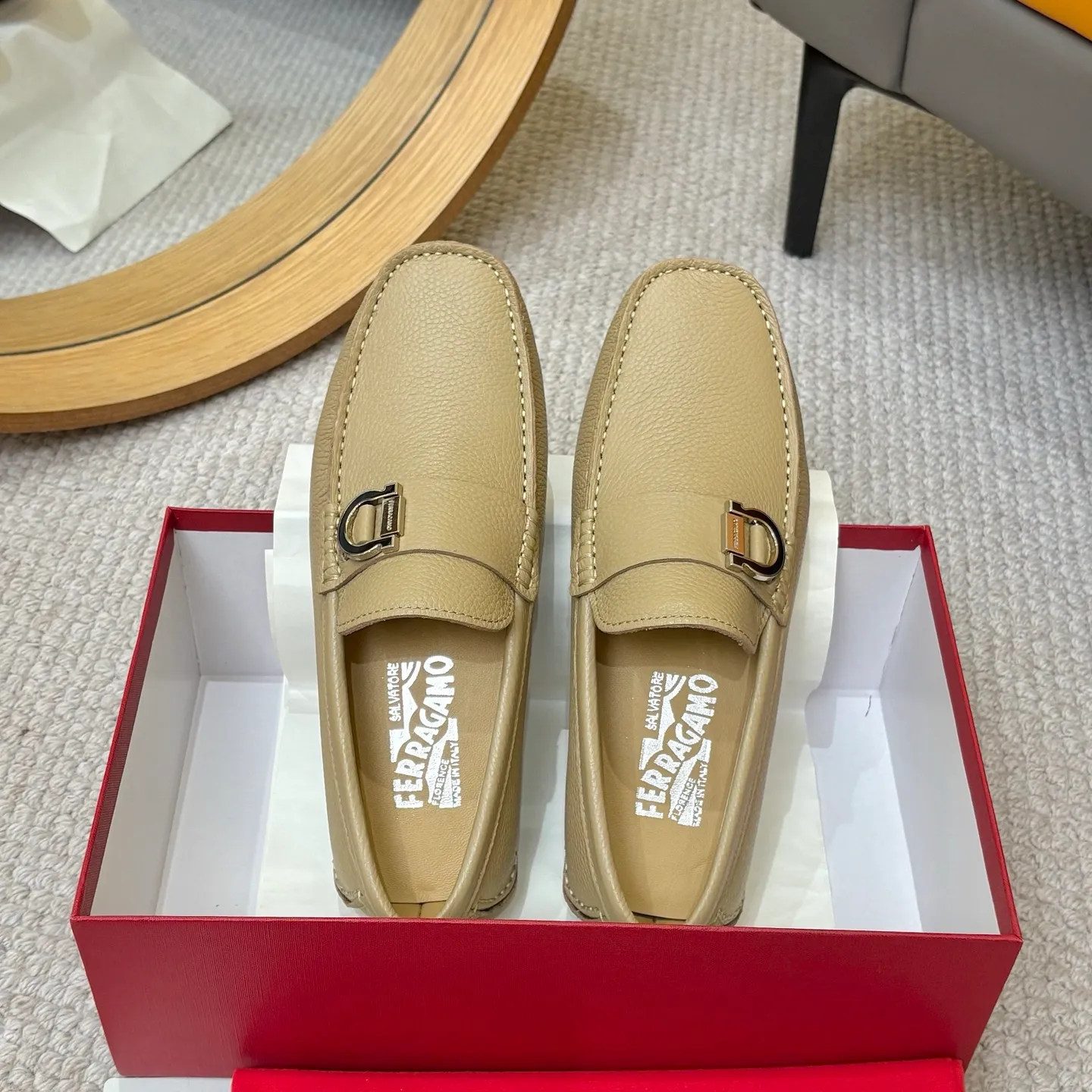 Men's men's shoes 💰420 (Yangli) Ferragamo 〰Ferragamo 2⃣️0⃣️2⃣️5️⃣ New series 👊🏻 Upper 🇮🇹 Italian imported calfskin, original outsole molding. Water-dyed sheepskin lining. The identity of every successful man is set off, and the upper and lower shoes are elegant and stable🚶🏻🚶🏻The high-end custom counter original replica is an eternal classic🔍️Number of codes: 38-46 with counter packaging